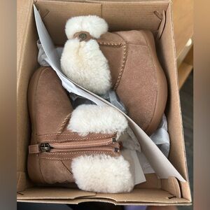 UGG TODDLER SIZE 7 RAMONA BOOT
